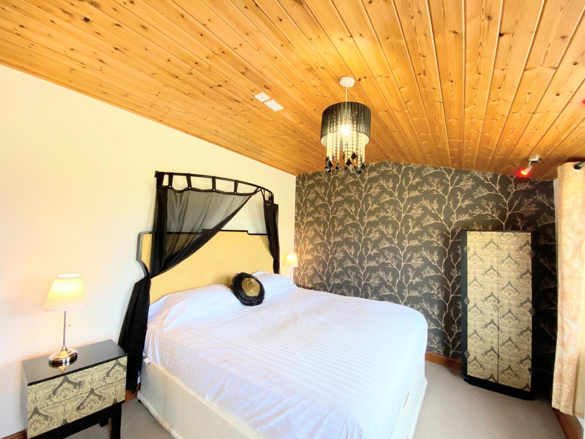 Villa Torridon 12 With Private Hot Tub - Fife - Loch Leven - Lomond Hills Kelty Exterior foto