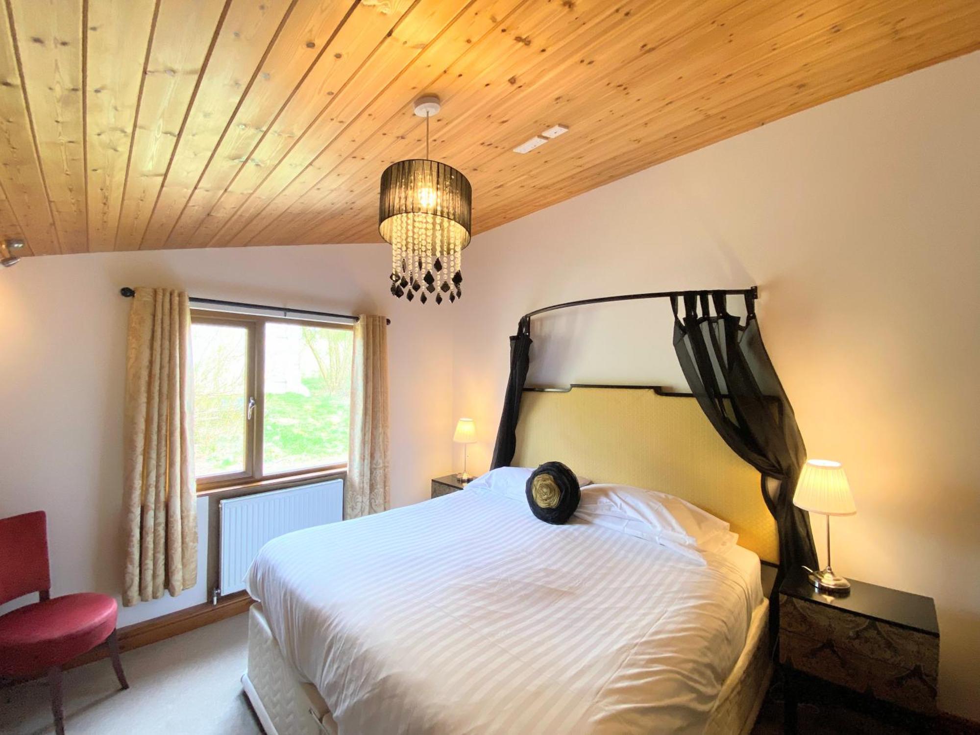 Villa Torridon 12 With Private Hot Tub - Fife - Loch Leven - Lomond Hills Kelty Exterior foto