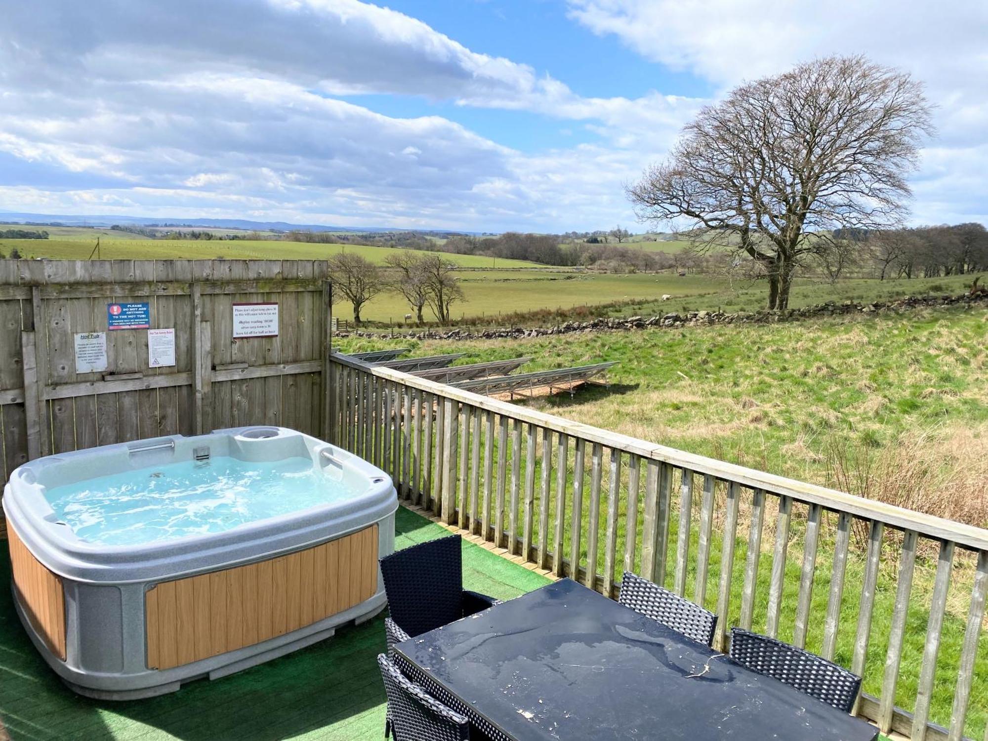 Villa Torridon 12 With Private Hot Tub - Fife - Loch Leven - Lomond Hills Kelty Exterior foto