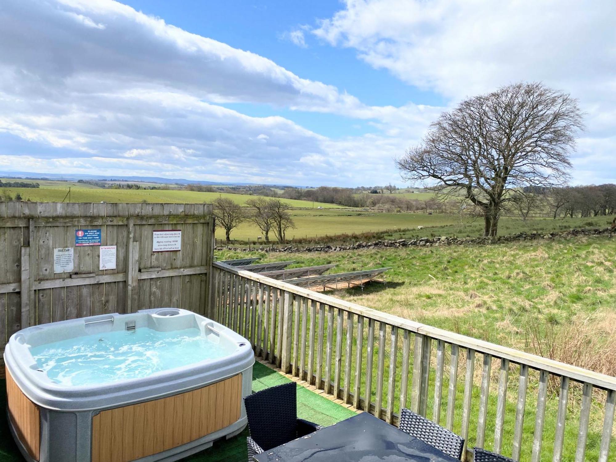 Villa Torridon 12 With Private Hot Tub - Fife - Loch Leven - Lomond Hills Kelty Exterior foto