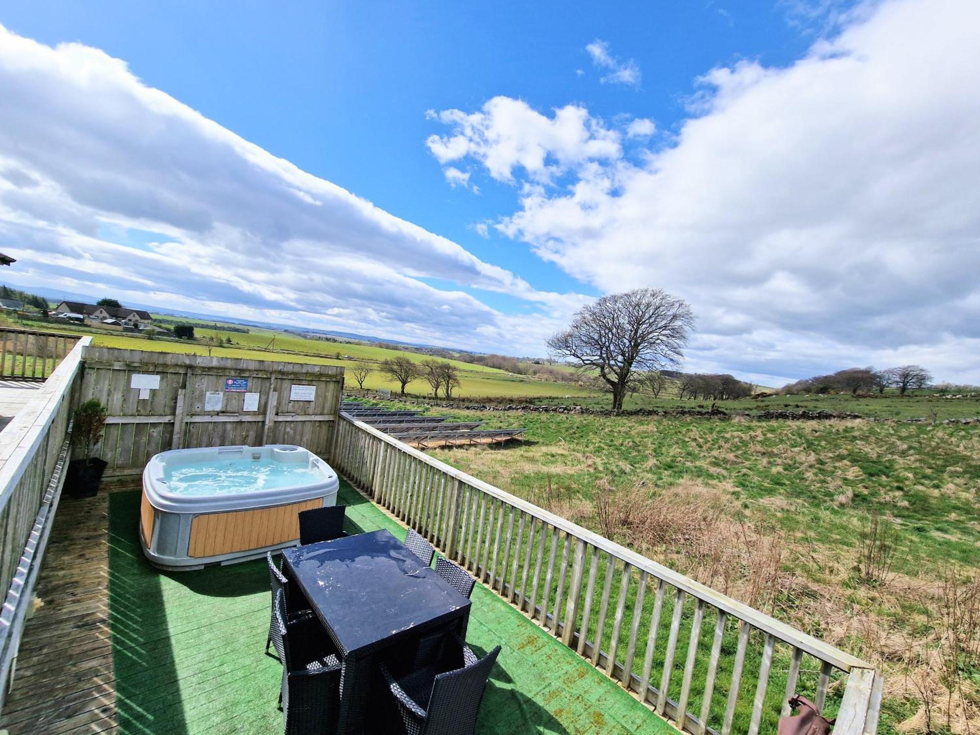 Villa Torridon 12 With Private Hot Tub - Fife - Loch Leven - Lomond Hills Kelty Exterior foto